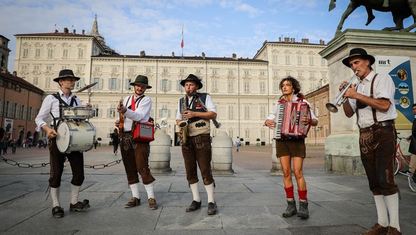 Oktoberfest Cuneo: la parata a Torino