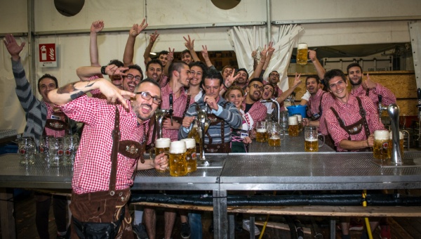 Oltre 20mila litri di birra consumati nel primo weekend di Oktoberfest Cuneo