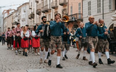 Conto alla rovescia per la parata inaugurale e l’apertura della prima botte di Oktoberfest Cuneo